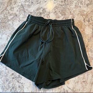 Lululemon court revival short with long liner , legacy green white